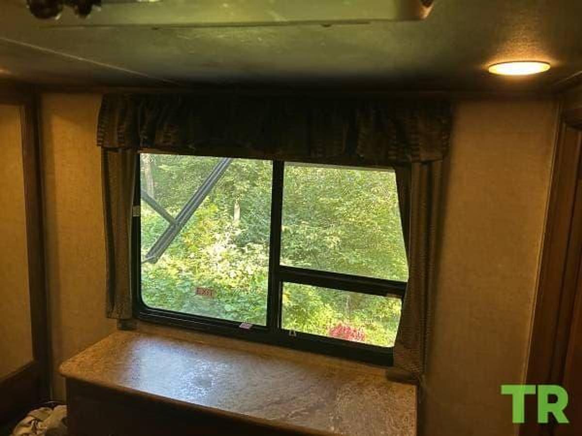 Used 2016 Keystone Sprinter Travel Trailer
