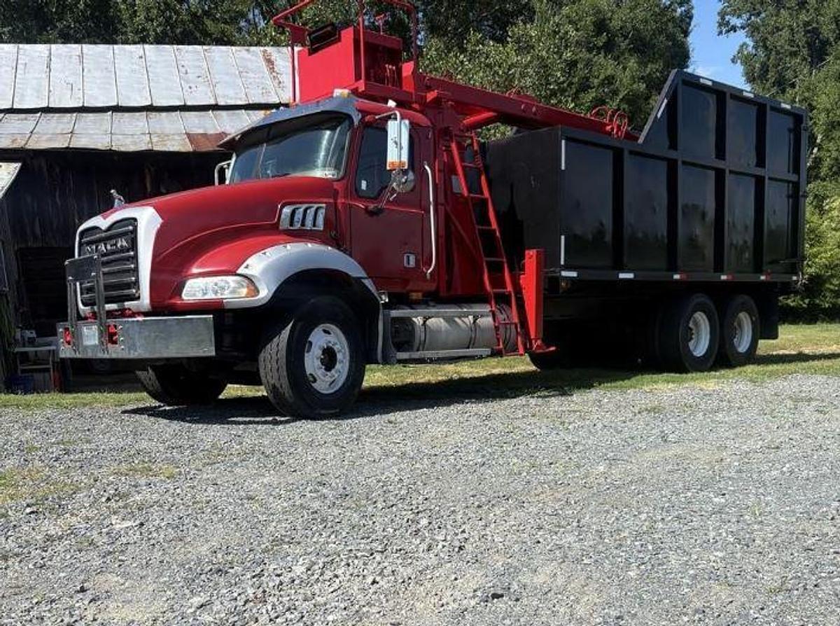 Used 2009 Mack Granite GU813 Grapple Truck