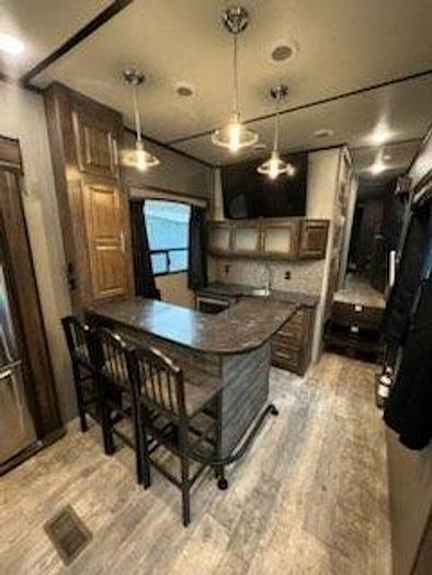 Used 2019 Crossroads Cameo 3921RB