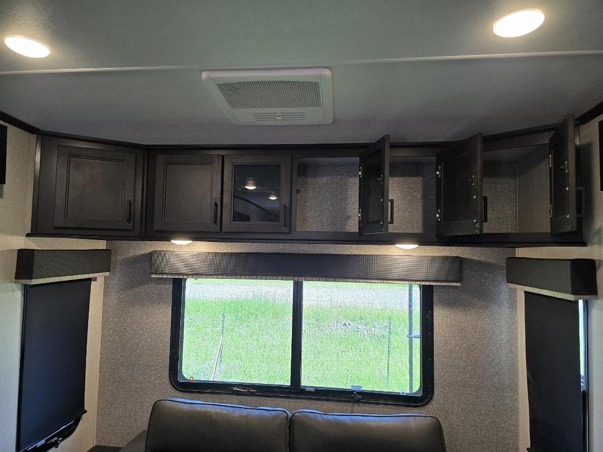 Used 2022 Highland Ridge Roamer 354MBH Fifth Wheel