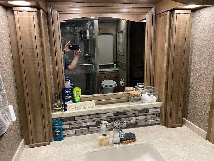 Used 2020 Fleetwood Discovery LXE 44B