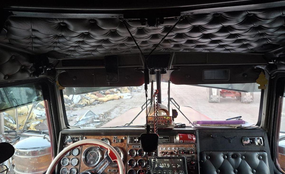 Used 1999 Kenworth W900 Sleeper Semi Truck