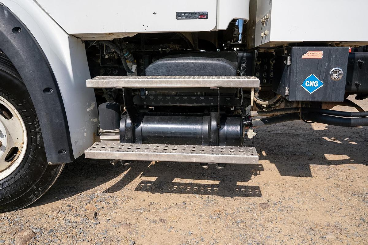 Used 2014 Freightliner Business Class M2 112