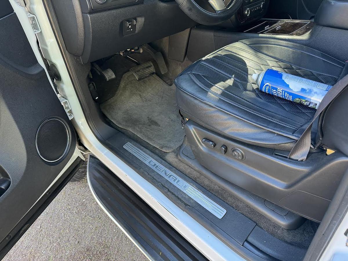 Used 2011 GMC Yukon Denali 4WD