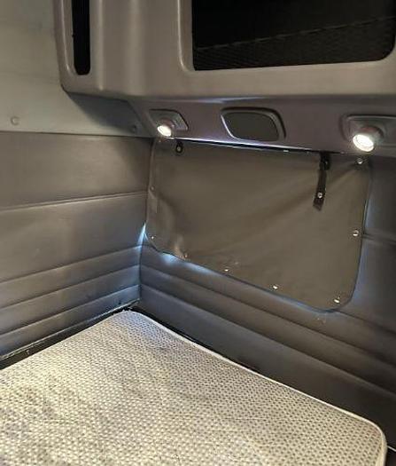 Used 2009 Peterbilt 389