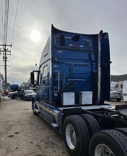Used 2016 Volvo VNL42T780