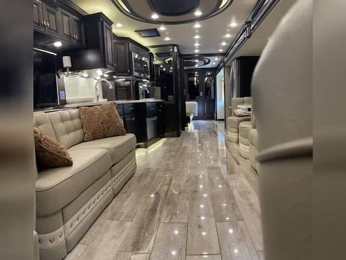 Used 2017 Newmar Essex 4553