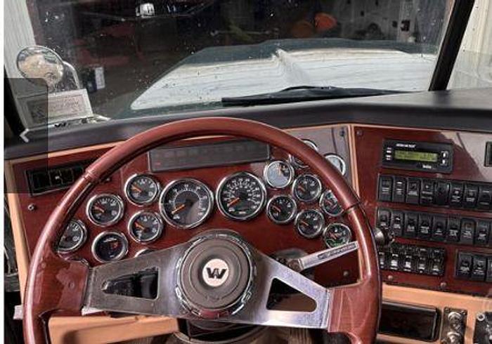 Used 2017 WESTERN STAR 4900FA