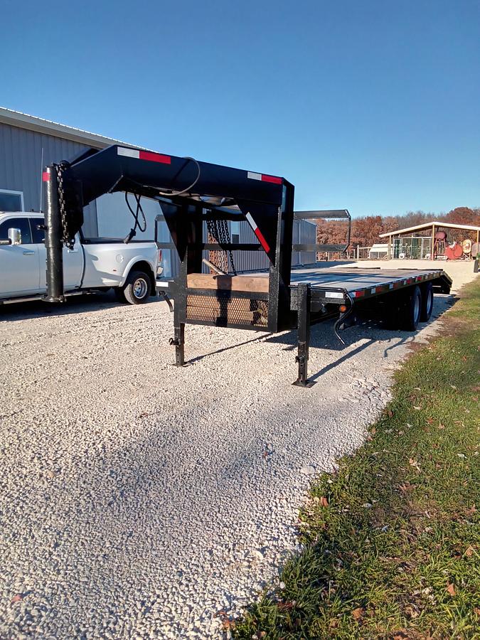 Used Eager Beaver Heavy Duty Trailer
