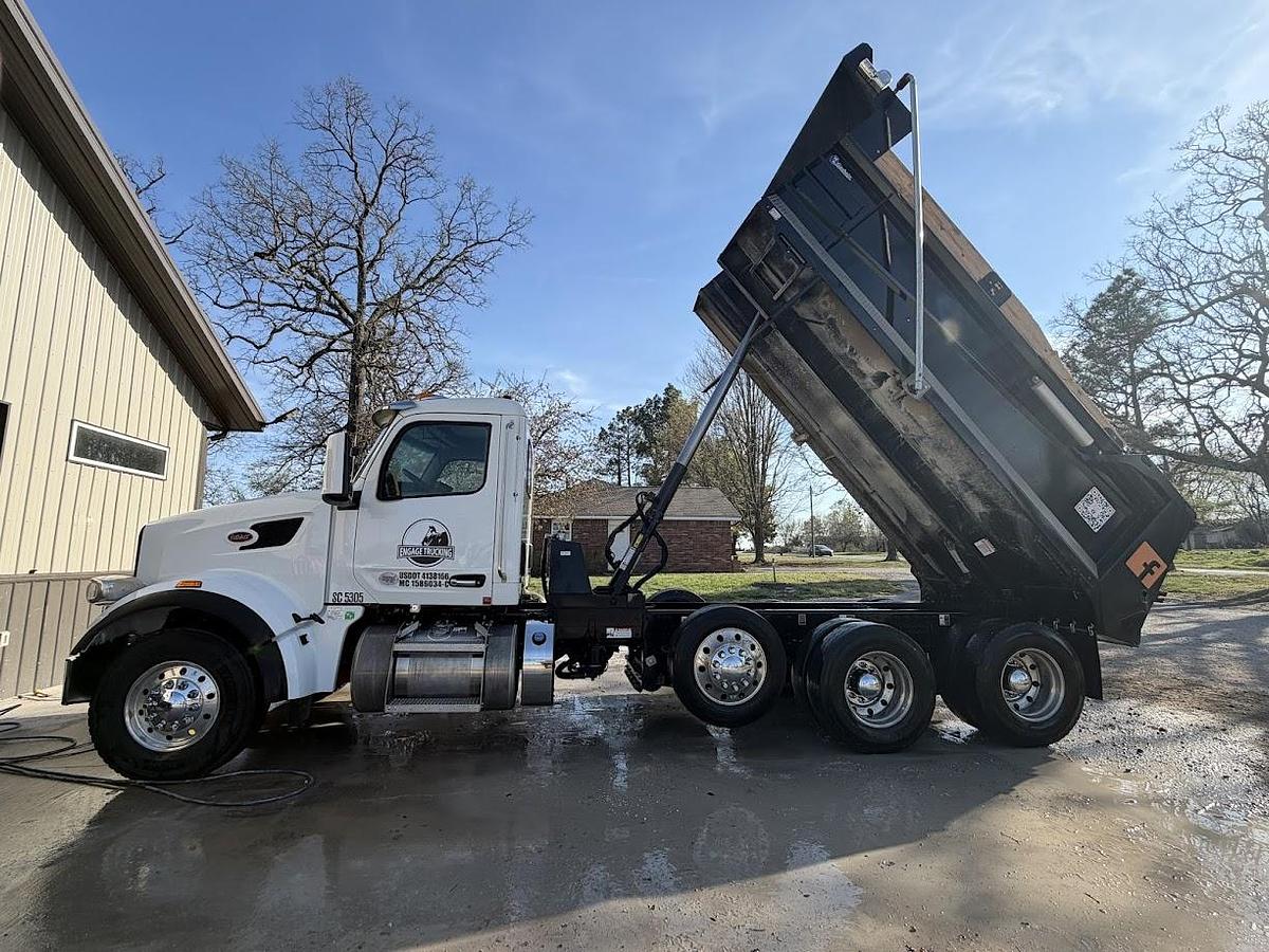 Used 2025 Peterbilt 567