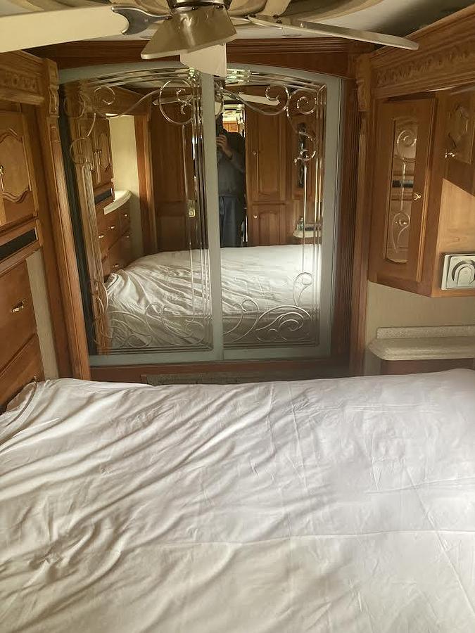 Used 2005 Monaco Signature Castle IV Class A Motorhome
