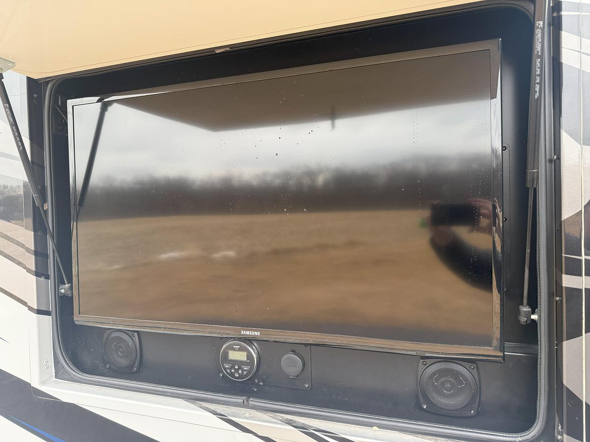 Used 2018 Forest River Berkshire XL 40C