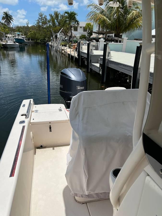 Used 2016 Grady-White Coastal Explorer 251