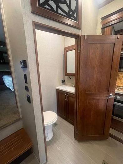 Used 2018 Keystone Alpine 3701FL