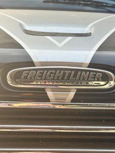 Used 2023 Jayco Seneca 37L.