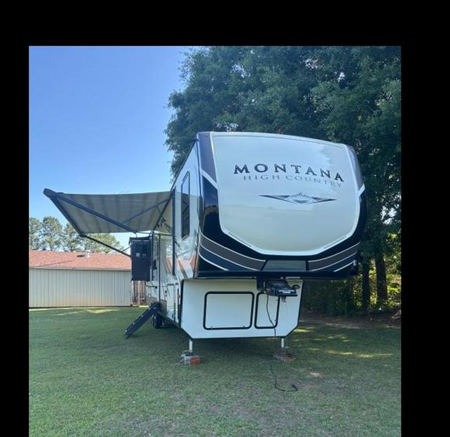 Used 2021 Keystone Montana High Country 5th Wheel