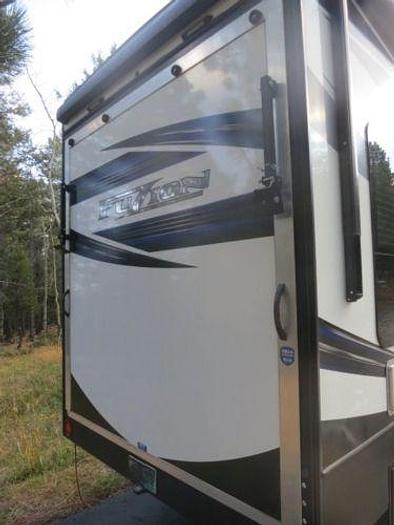Used 2019 Keystone Fuzion 373