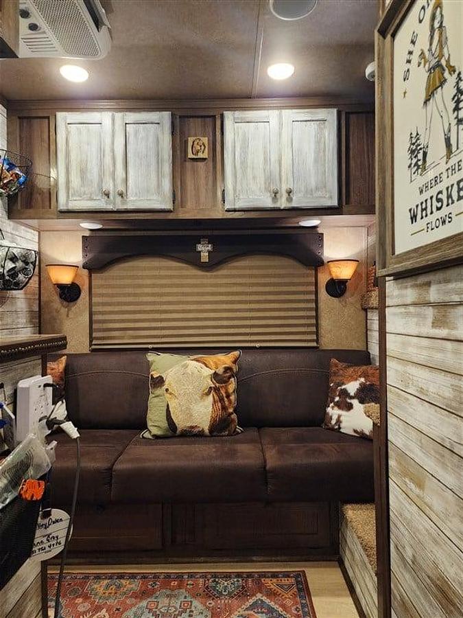 Used 2019 Lakota 7209 2 Horse Trailer with Living Quarters