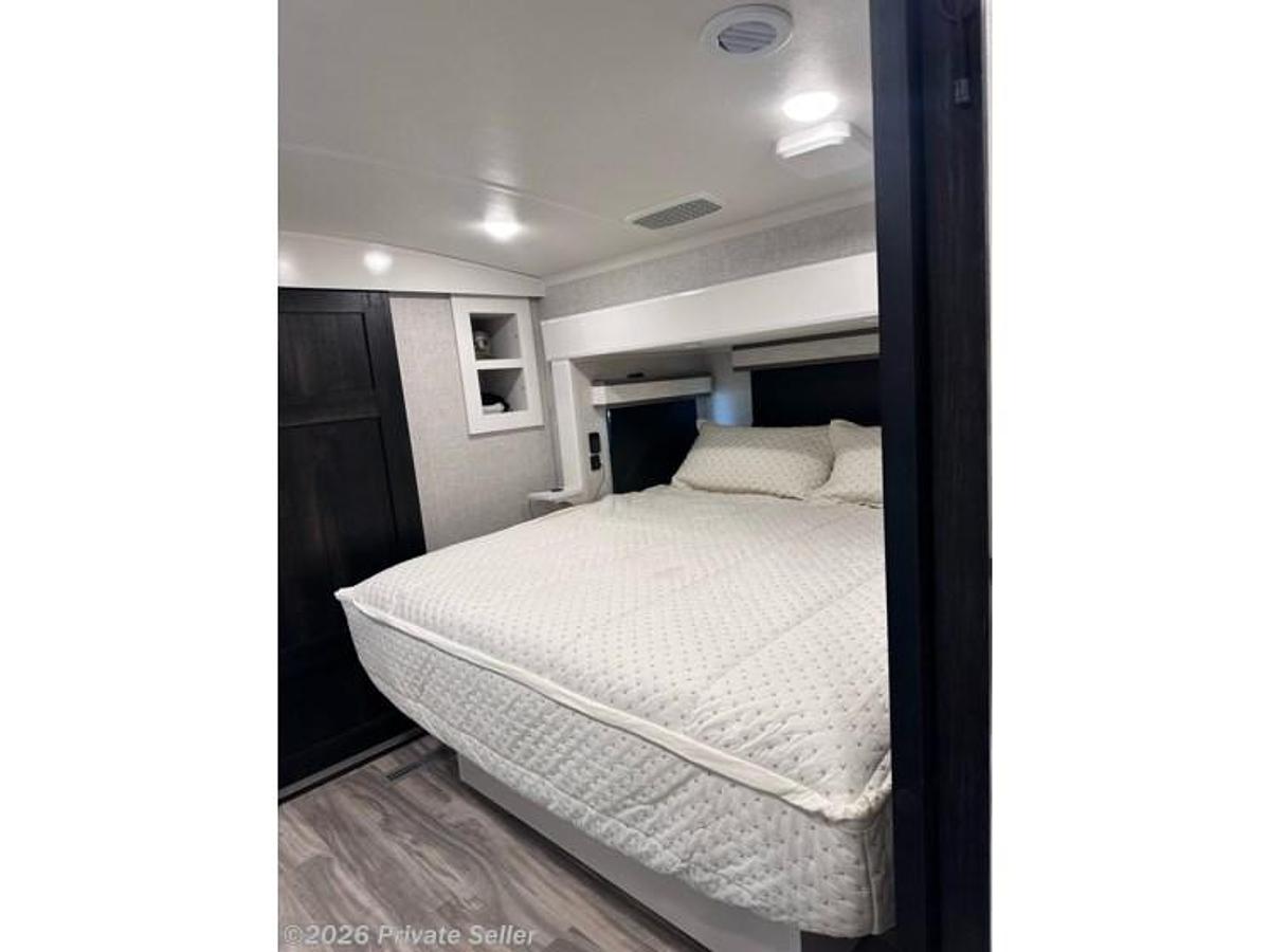 Used 2024 Jayco Pinnacle 38fbrk