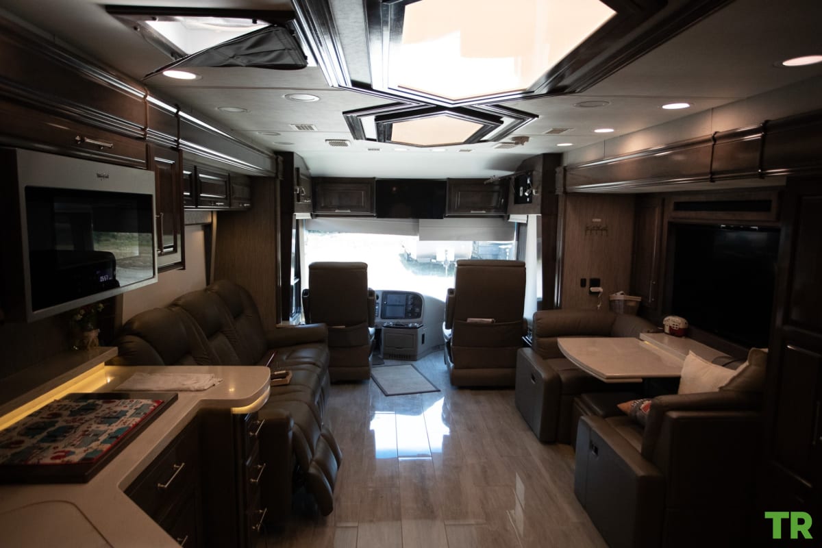 Used 2020 Entegra Aspire 44R | 450 HP Cummins Diesel | Bath & Half | Luxury Coach | Only 16,000 Miles