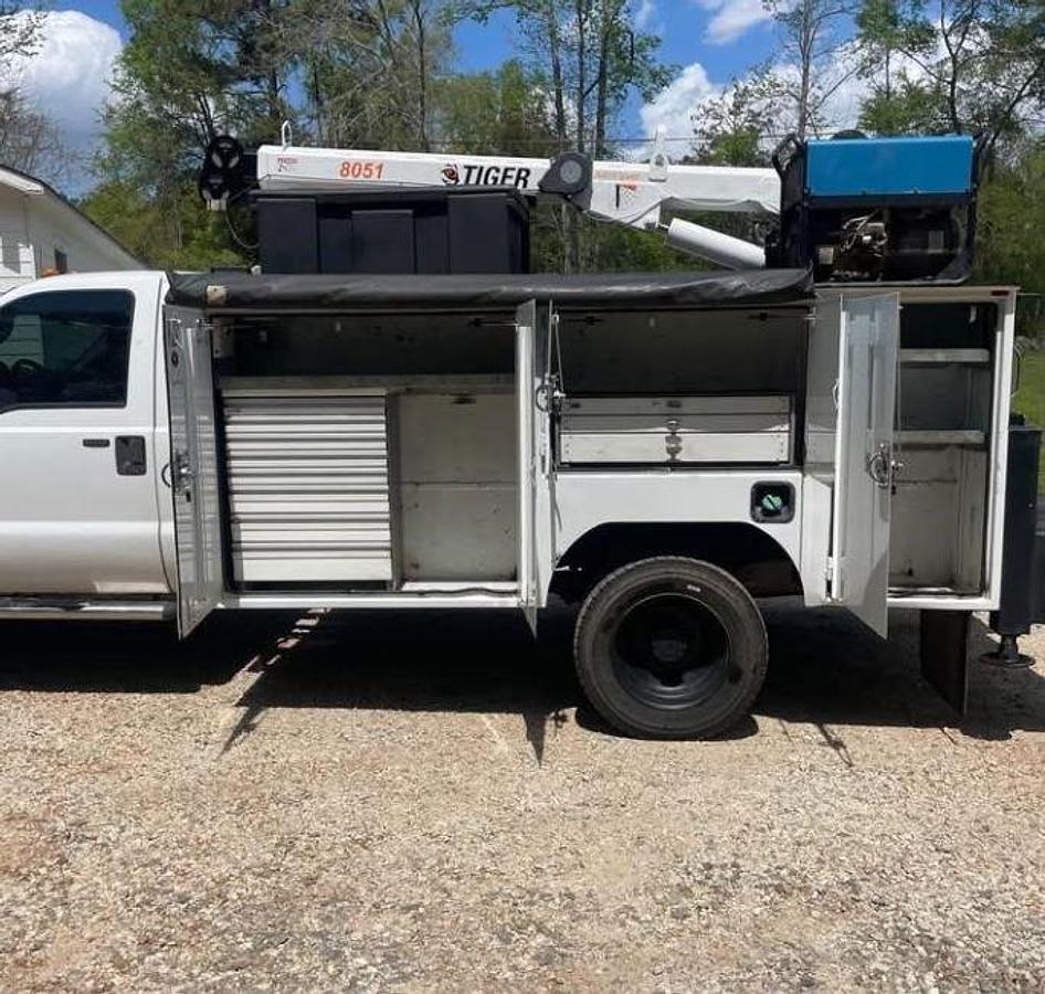 Used 2013 FORD F550 XLT Utility Truck