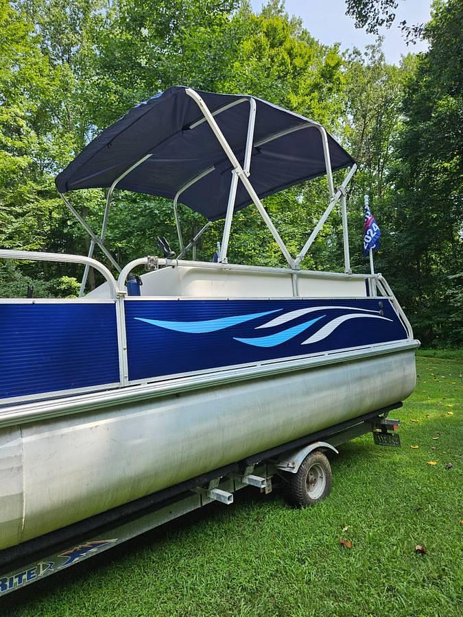 Used 2003 Voyager Pontoon