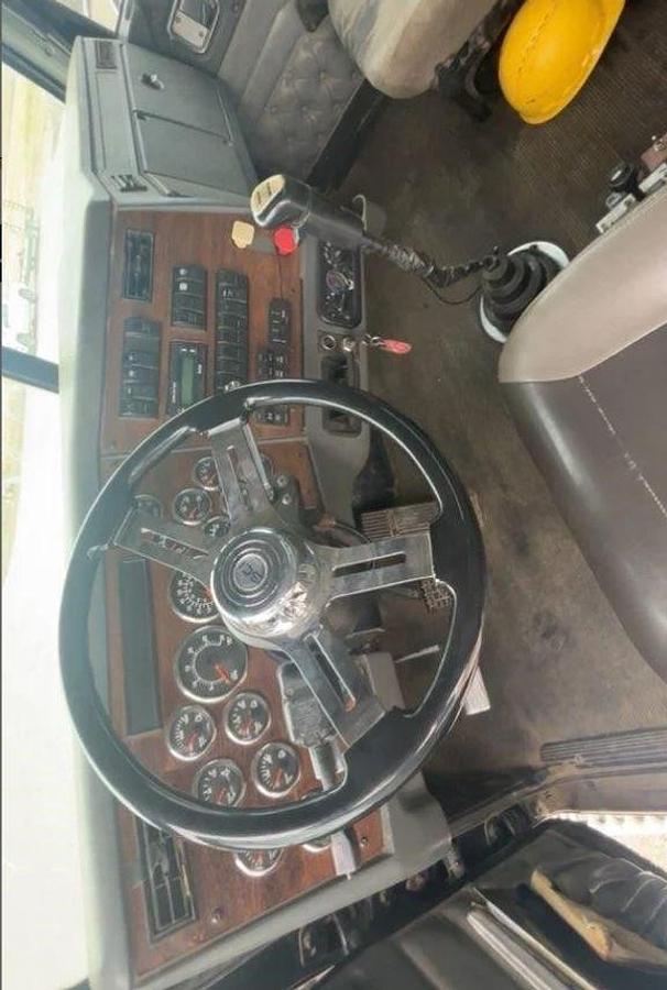 Used 2005 Western Star 4900 Sleeper Semi Truck