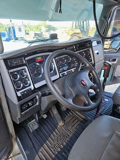 Used 2019 Kenworth W900