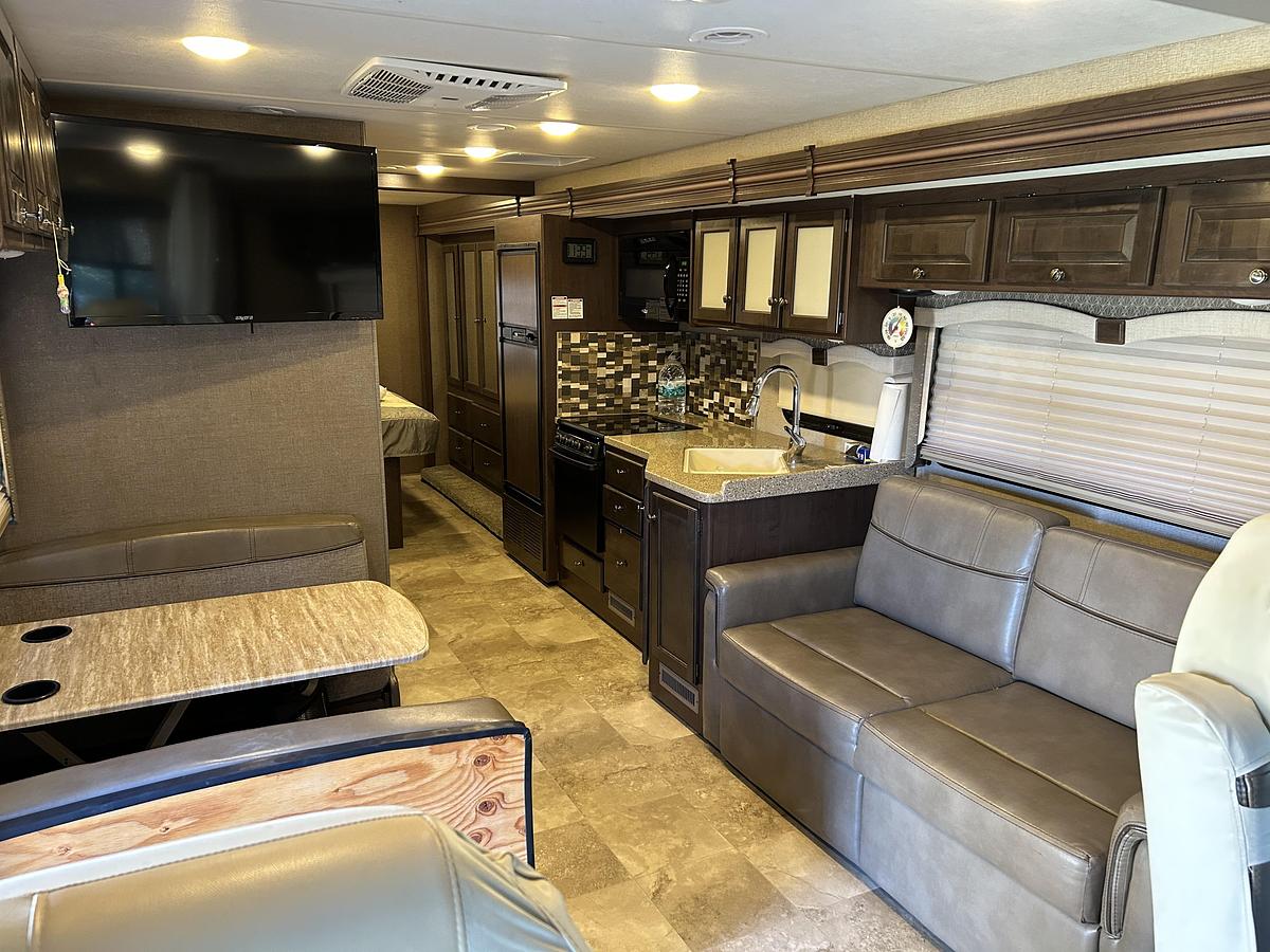 Used 2018 Thor Motor Coach Windsport 29M