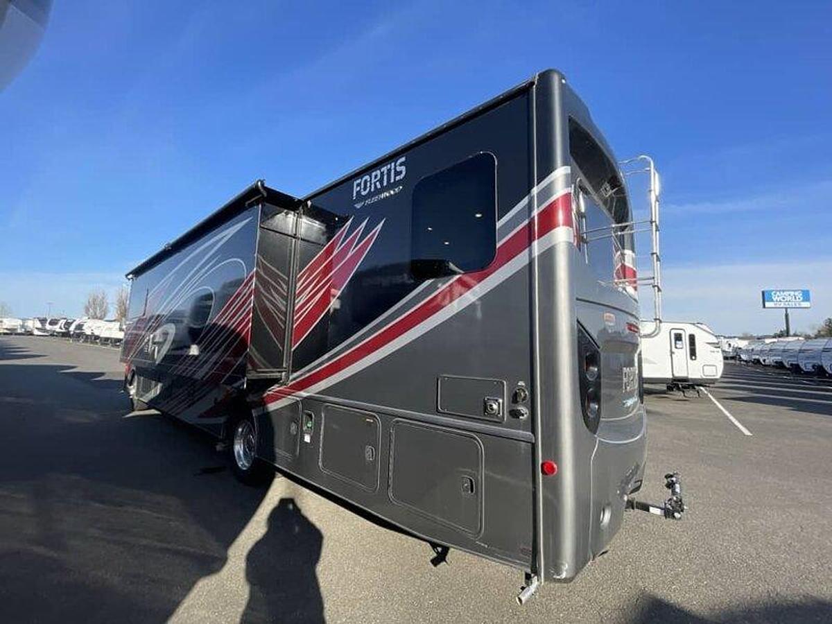 Used 2024 Fleetwood Fortis 36Y