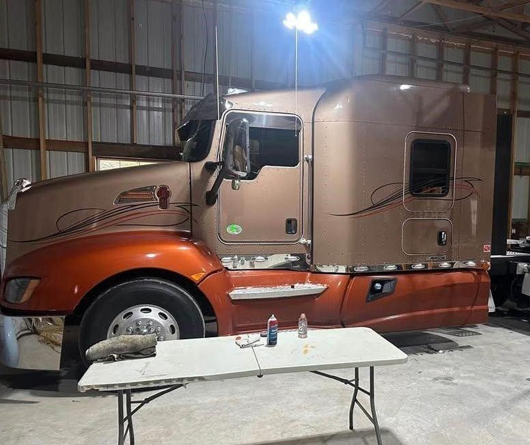 Used 2015 KENWORTH T660 Conventional Sleeper Semi
