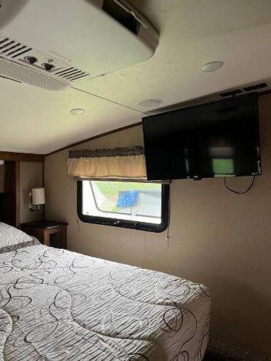 Used 2016 Coachmen Chaparral Lite 29RLS