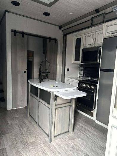 Used 2021 Keystone Montana 3761FL