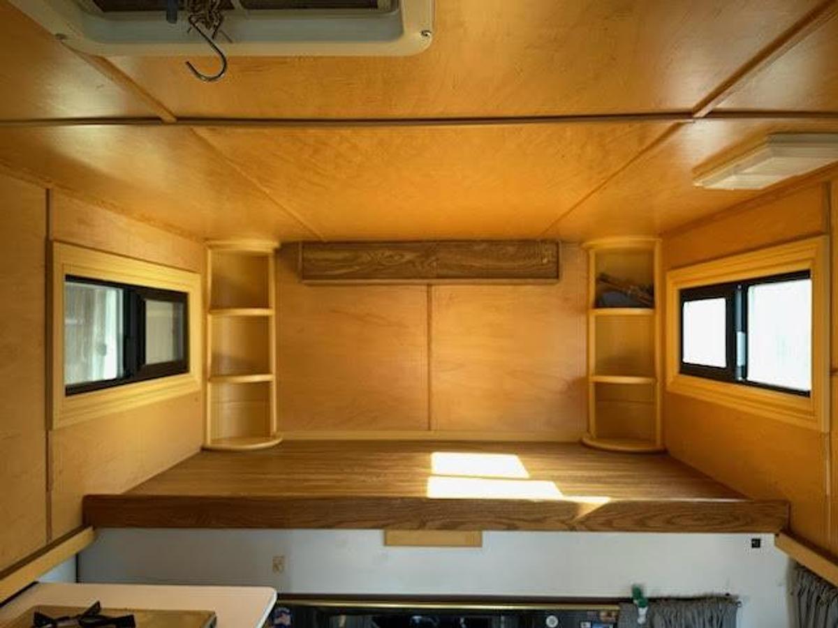 Used 2001 4 Wheel Eagle Slide Camper