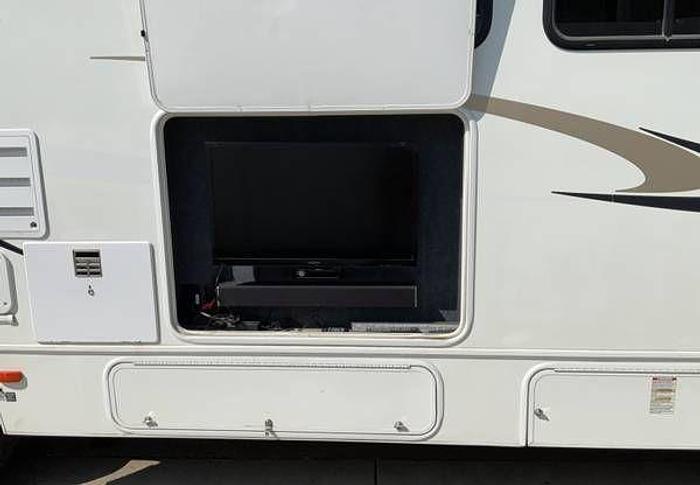 Used 2014 Coachman Leprechaun