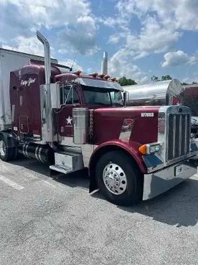 Used 2004 Peterbilt 379