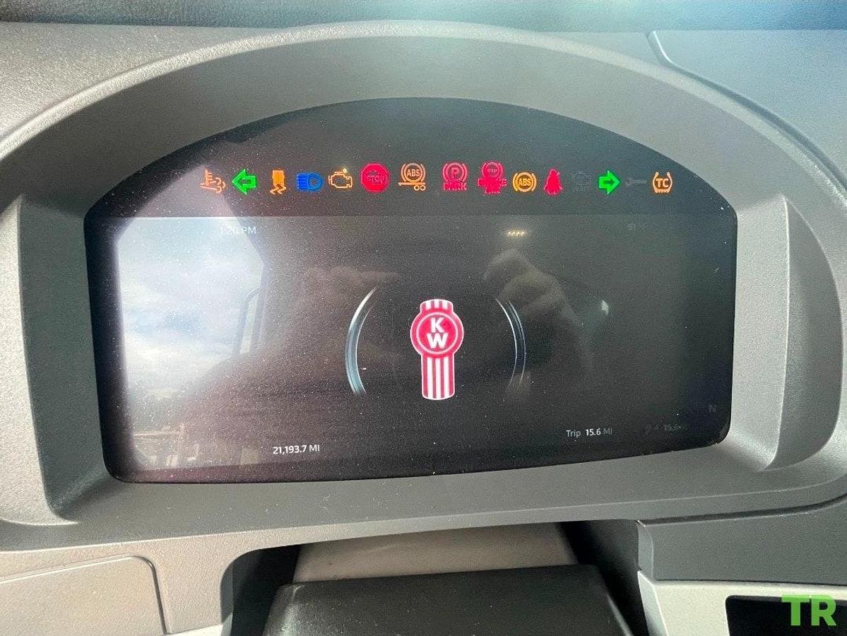 Used 2024 Kenworth T880