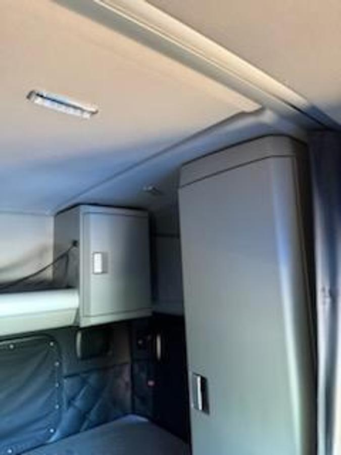 Used 2020 Kenworth W990