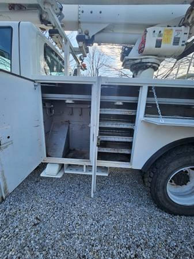 Used 2006 International Bucket Truck