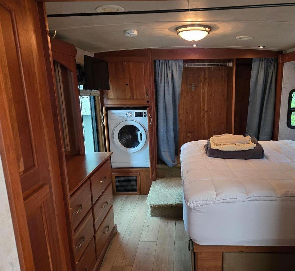 Used 2004 ITASCA HORIZON 36GD Class A Motorhome
