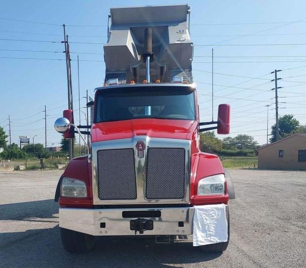 Used 2020 KENWORTH T880 Dump Truck