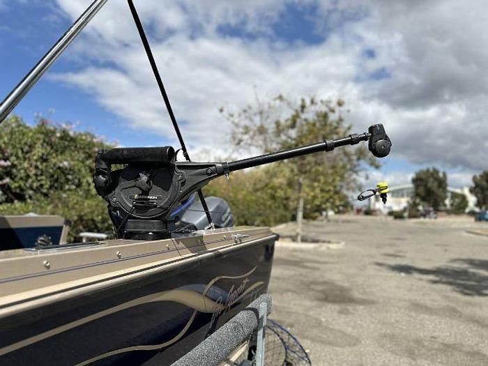 Used 2000 LUND Pro V17