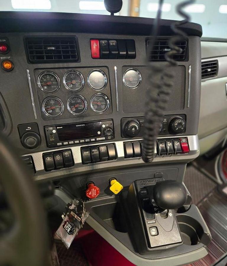 Used 2021 Kenworth T880 Tri Axle Dump Truck