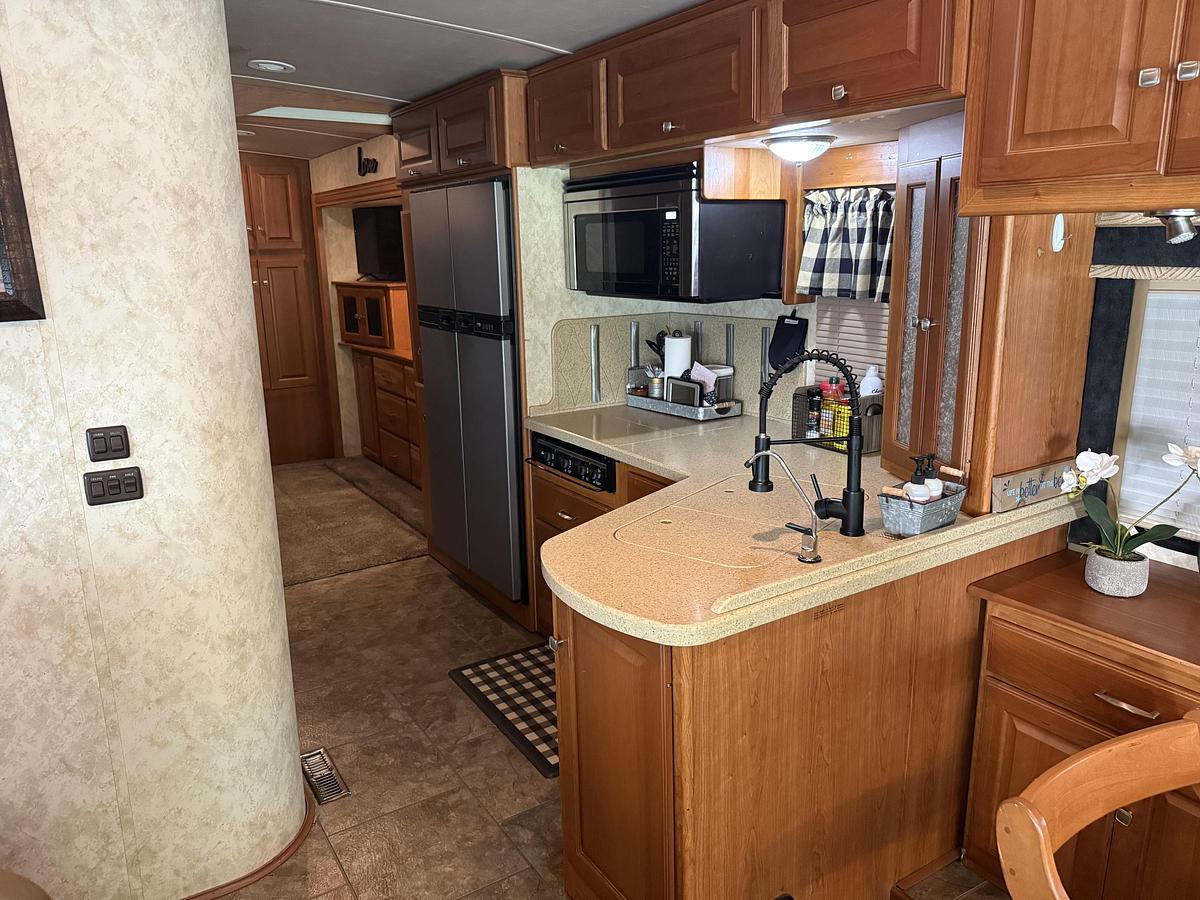 Used 2009 Winnebago Journey 34Y Class A Motorhome