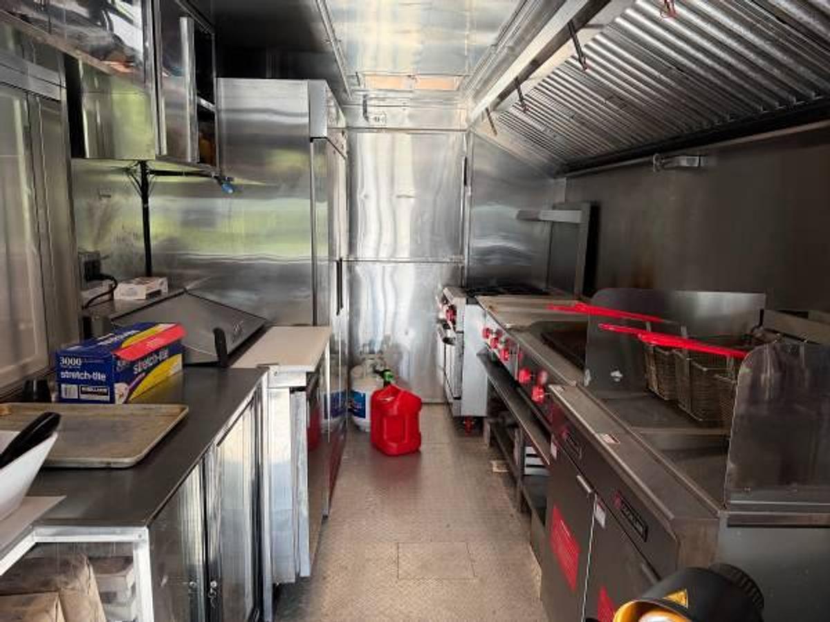 Used 2006 Ford E-350 Food Truck