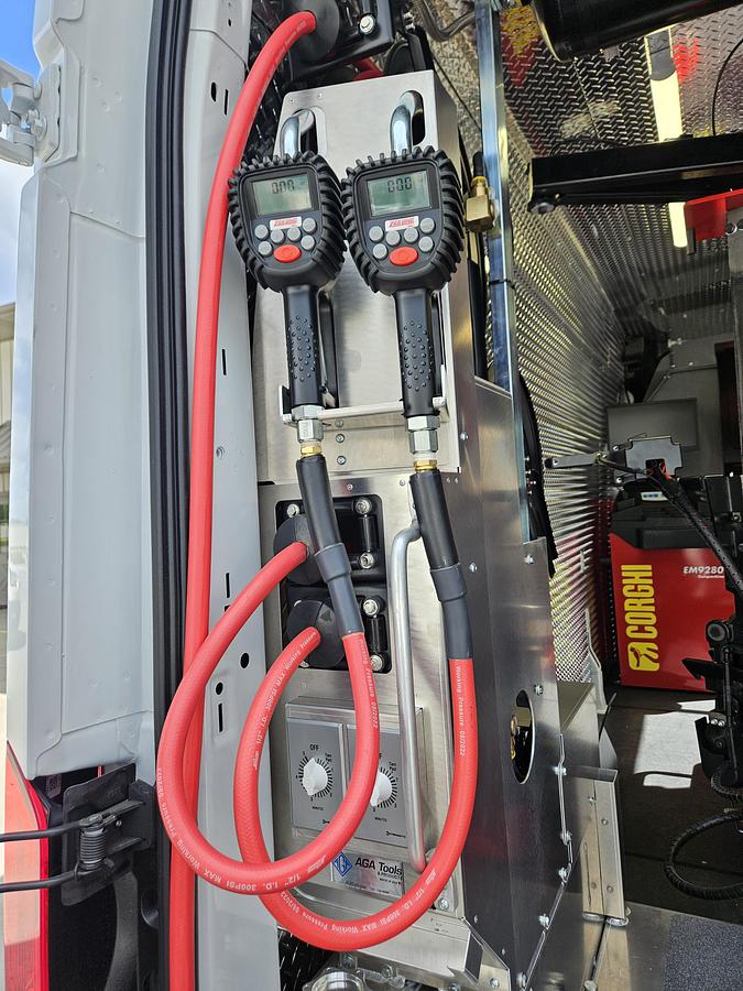 Used Self Sufficient Mobile Tire And Oil Change Unit