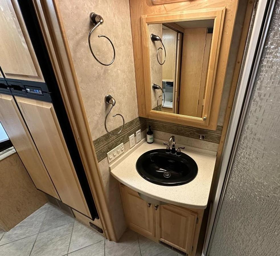 Used 2003 Fleetwood Revolution 40C