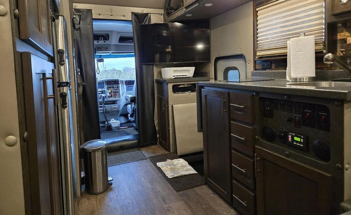 Used 2021 Peterbilt 567 Sleeper Truck