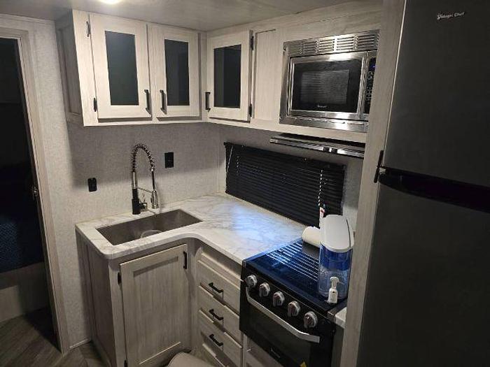 Used 2022 East To West Della Terra 261RB