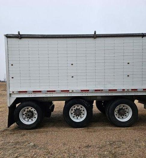 Used 2017 Wilson DWH-650 Hopper Bottom Trailer